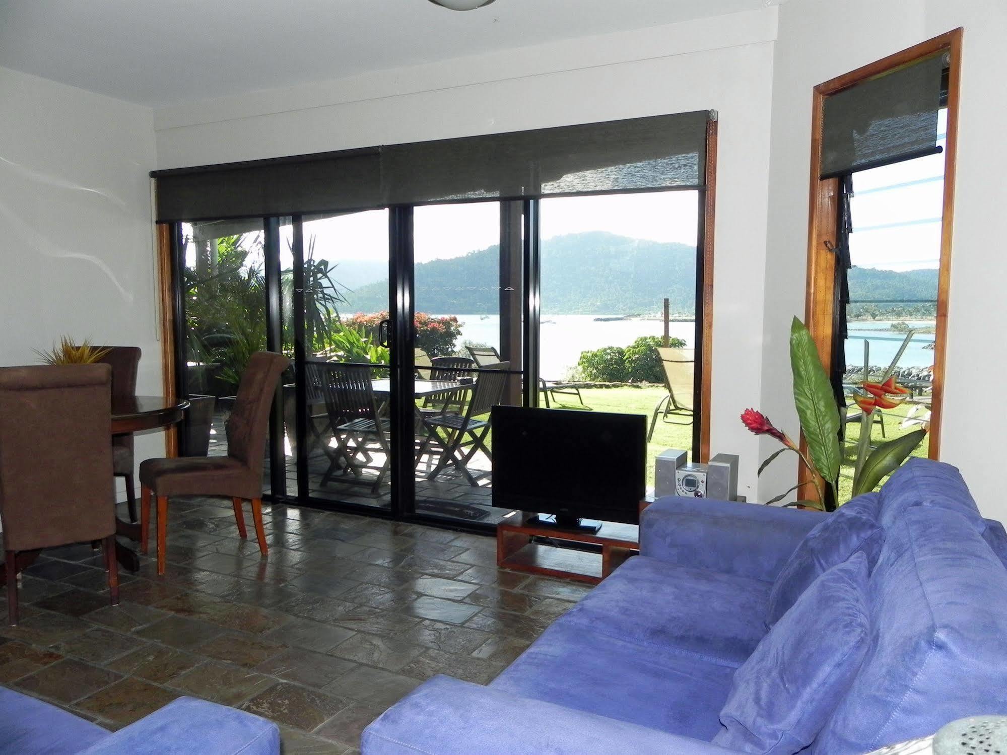 Airlie Waterfront Bed & Breakfast Airlie Beach Exterior photo