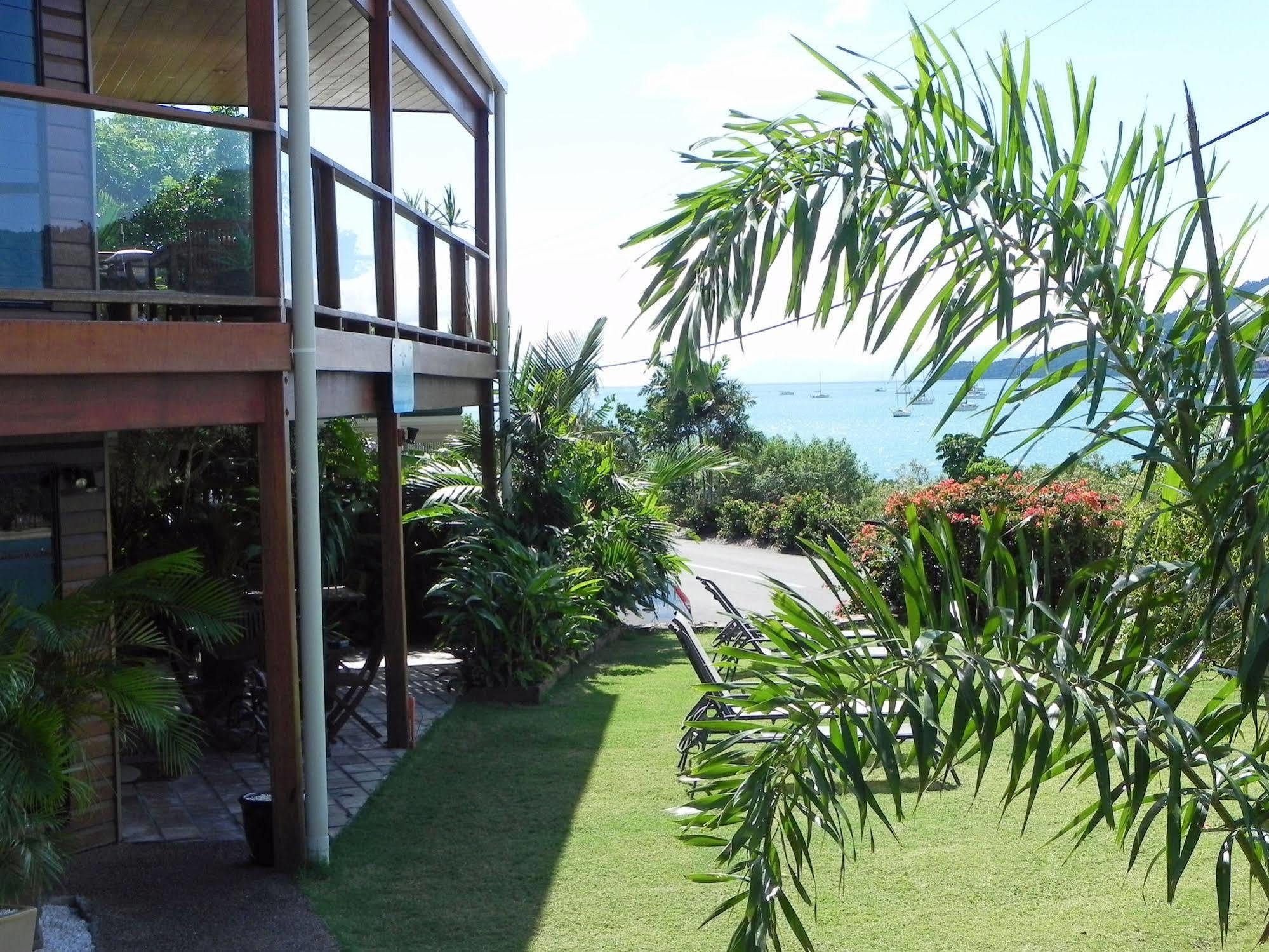 Airlie Waterfront Bed & Breakfast Airlie Beach Exterior photo